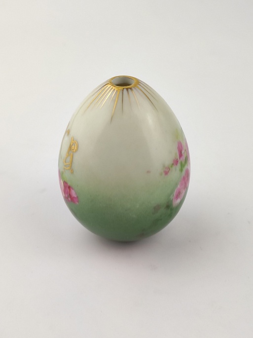 Яйцо пасхальное "Х.В." с розовыми цветами